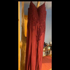 Burgundy Size 0 Dave and Johnny Prom Dress